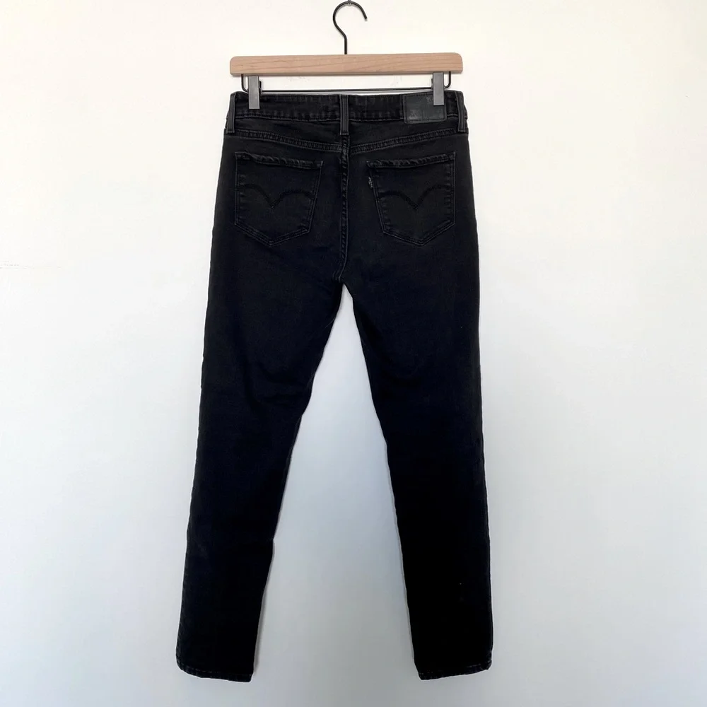 Levi’s black skinny 711 jeans